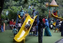 Parents Welcome New Social Media Restrictions for Children
