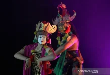 Topeng Malangan: A Symbolic Masked Dance Rooted in East Javanese History