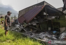 A 7.6-Magnitude Earthquake Strikes Coastal Areas of North Sulawesi, North Maluku