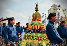 Yogyakarta’s Villages Unite in Historic Parade for Sultan’s 80th Birthday