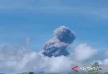 Mount Dukono Erupts in North Maluku, Sending Ash Column 1,000 Meters High