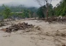 Flash Floods Collapse Bridges in Central Aceh