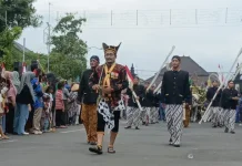 Batang Celebrates 60th Anniversary with Sacred Heirloom Parade