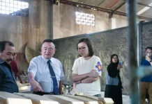 Deputy Minister Inspects Borobudur Chattra at Yusman Studio