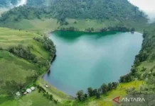 Mount Semeru Hiking Trails to Reopen April 24 with New Safety Rules