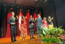 Dutch Envoy Honors Fallen Indonesian Peacekeepers, Backs Ties