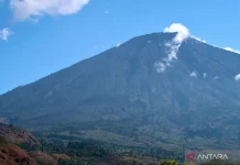 Rinjani-Lombok Retains UNESCO Global Geopark Status with Second Green Card
