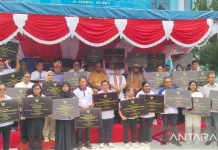 Indonesia’s School Revitalization Spurs Jobs, Local Growth