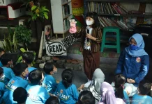 Singkawang Storytelling Festival Promotes Family Education and Child Safety