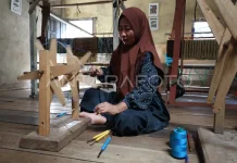 West Kalimantan Promotes Traditional Textiles to Become a Modern Lifestyle
