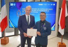 French Government Honors ITB Deputy Rector with Chevalier Title