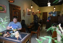 Indonesian Restaurant Wins Global Fans in Mexico City