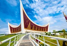 Indonesia Ranks Second in Global Muslim-Friendly Destination Awards