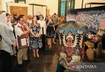 Threads of Wax Exhibition Blends Indonesian Batik and Hungarian Art