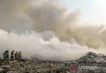 As Many as 154 Suffer ARI After Tangerang Landfill Fire