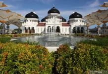 Indonesia Designates 15 Provinces for Halal Tourism