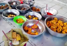 Nasi Jamblang, Cirebon’s Teak Leaf-Wrapped Legacy of Flavor and History