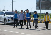 VP Gibran Inspects Prosiwangi Toll Road to Boost East Java Growth