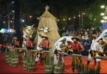 Rontek,Traditional Art from Pacitan to Wake Residents During Ramadan