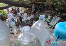 Natural Spring Becomes Lifeline for Mekarsari Residents During Drought