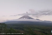 Mount Semeru Erupts Twice as Alert Status Remains in Effect