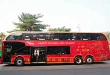 Jakarta Trials 'Open Dining' Bus Along Historic City Route