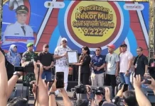 Largest serving of chicken soup in Klaten wins MURI and world record