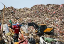Jakarta Registers 4,000 Bantargebang Waste Pickers for BPJS