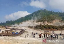 Sikidang Crater Becomes Top Family Eco-Tourism Spot in Dieng