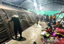 Mount Sinabung Erupts, 615 Evacuated to Emergency Shelters