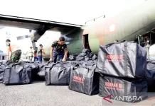 Defense Ministry Sends PPE to Support South Kalimantan Firefighters