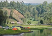 Ranu Regulo Remains Open Amid Bromo Wildfire Precautions