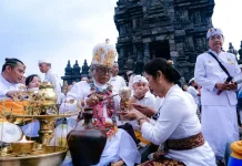 Prambanan, Borobudur, Mendut and Pawon Set for Religious Use