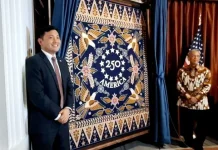 U.S. Mission to ASEAN Unveils U.S. 250th Anniversary Batik (sudah)