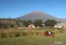 Fire Hits Lombok’s Mount Rinjani Peak Outside Main Hiking Trails