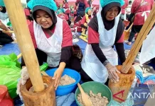 South Bangka Sets World Record for Red Shrimp Paste