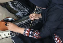 Official Uniform Rule in Bojonegoro Strengthens Obor Sewu Batik Cultural Identit