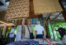 Indonesia Leverages Experiential Batik Tourism for Global Market