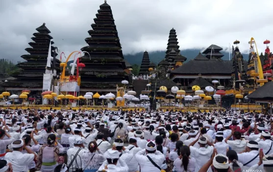 Pura Besakih, a Spiritual Symbol on the Slopes of Mount Agung