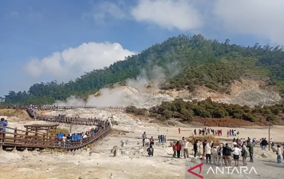 Sikidang Crater Becomes Top Family Eco-Tourism Spot in Dieng