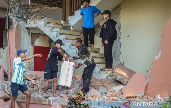 M7.7 NTT Earthquake Kills 14 and Triggers Mass Evacuations