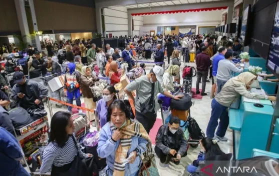 Four Major Indonesian Airports Close Due to Mount Anak Krakatau Eruption