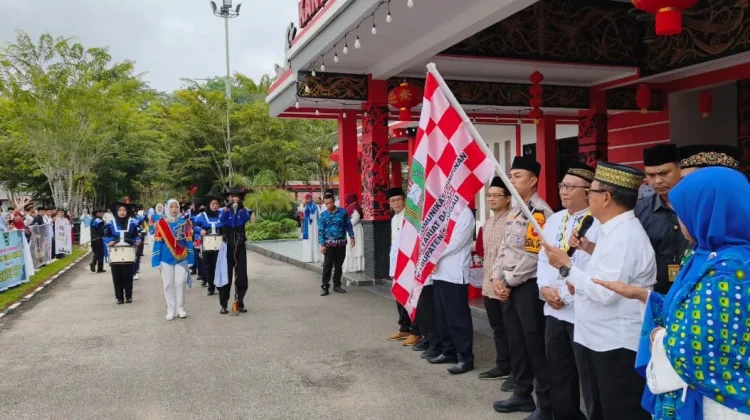 Bupati Ontot Resmi Lepas Pawai Taaruf Sambut Ramadan
