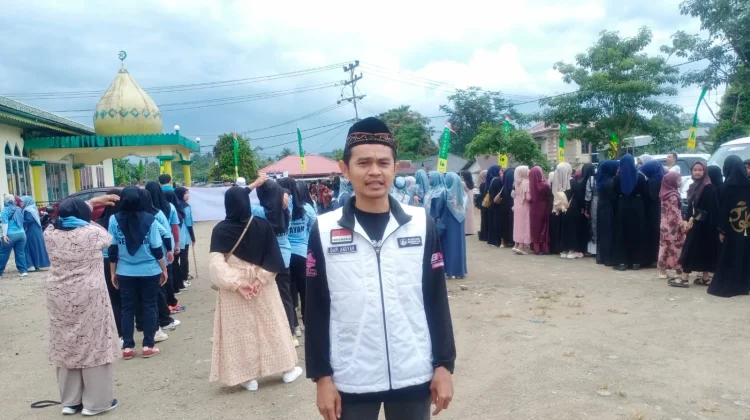 Warga Sekayam Ikuti Pawai Taaruf Sambut Ramadan