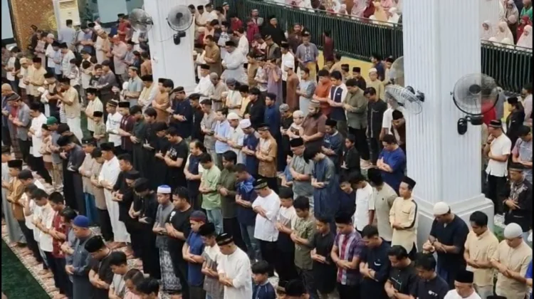 Masjid Agung Sanggau Dipadati Jamaah Tarawih