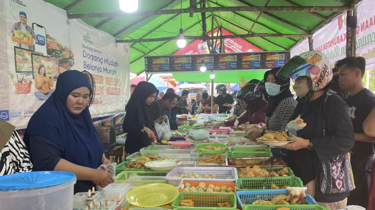 Pasar Juadah Seroja Ramai Menjelang Berbuka Puasa