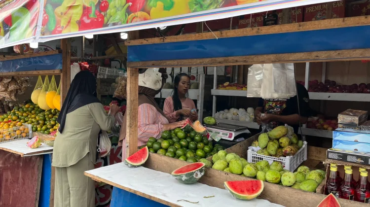 Omzet Pedagang Buah di Sanggau Naik Signifikan saat Ramadan