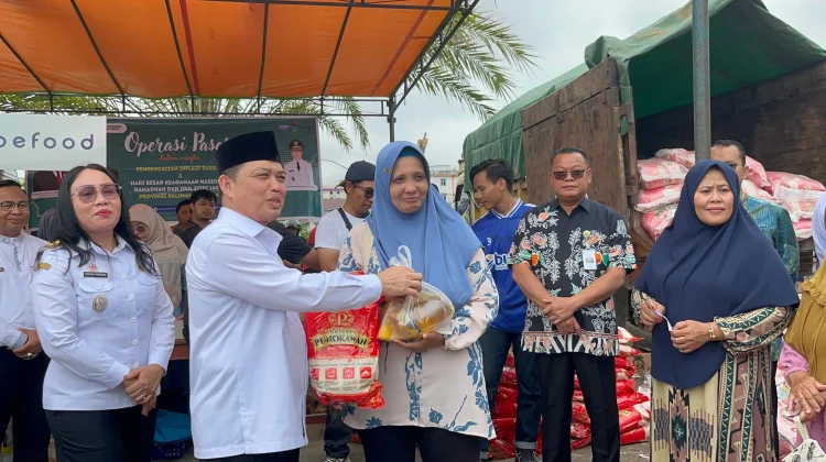 Operasi Pasar Murah Tingkatkan Daya Beli Masyarakat Sanggau