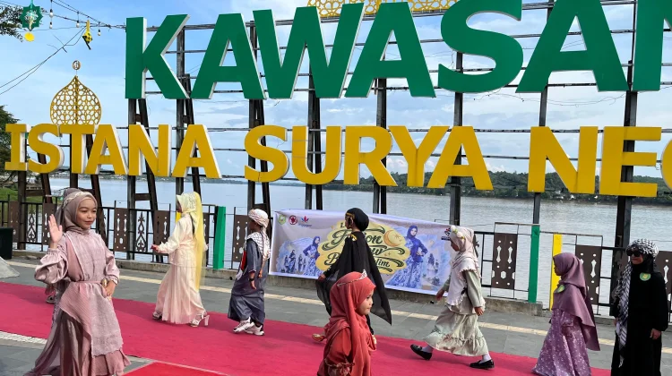 Orangtua Apresiasi Fashion Show Anak di Sanggau
