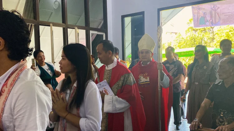 Uskup Sanggau: Krisma Bukan Seremoni, tapi Penguatan Rohani